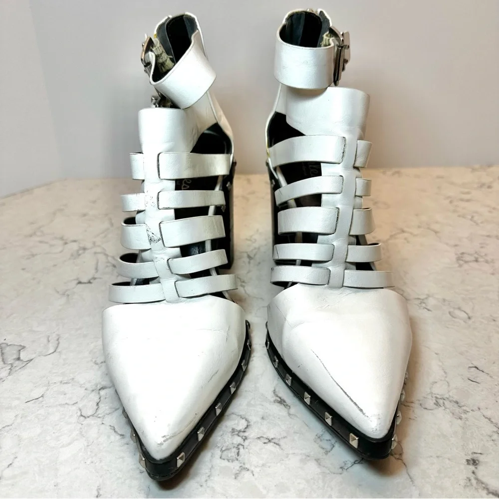Charles David Women's 7.5 White Strappy Leather Cage Western Booties Straps